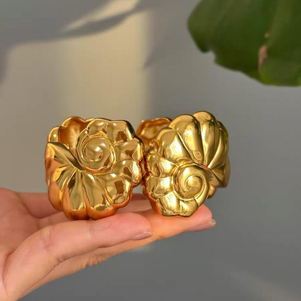 J.Crew Shell Design Bracelet - Picture 6 of 9